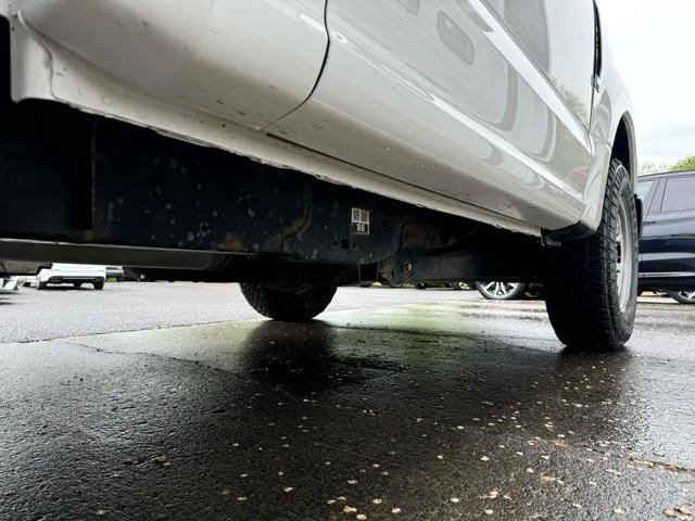 Photo of 2017 Oxford White Ford F-250