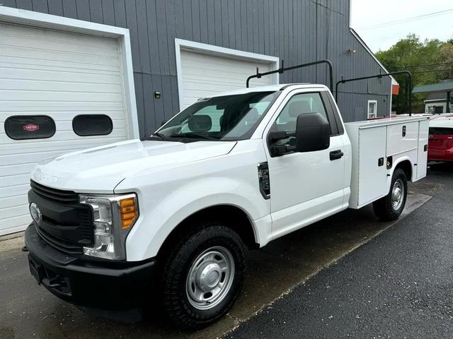 Photo of 2017 Oxford White Ford F-250