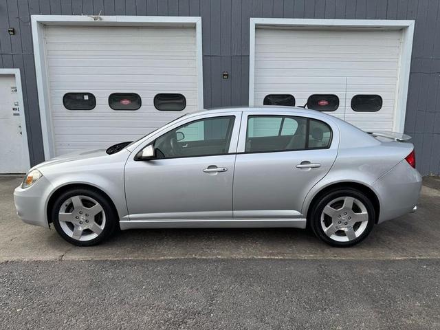 Photo of 2010 Silver Ice Metallic Chevrolet Cobalt