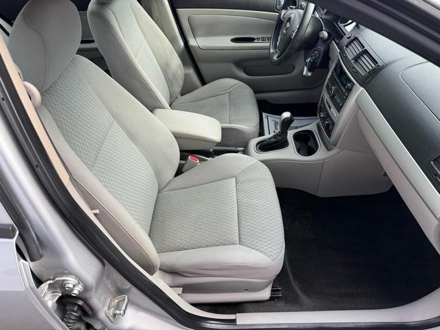 Photo of 2010 Silver Ice Metallic Chevrolet Cobalt