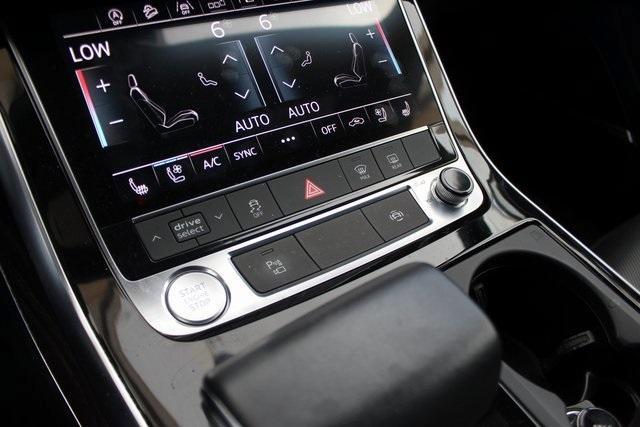 Photo of 2019 Navarra Blue Metallic Audi Q8
