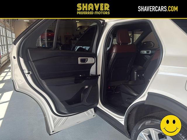 Photo of 2022 Star White Metallic Tri-Coat Ford Explorer