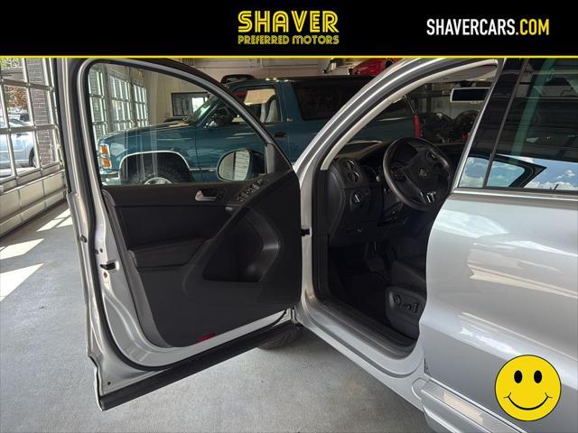 Photo of 2017 Reflex Silver Metallic Volkswagen Tiguan