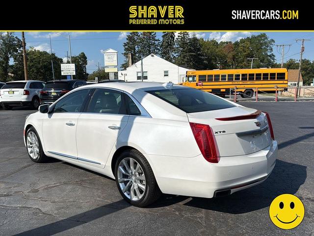 Photo of 2017 Crystal White Tricoat Cadillac XTS