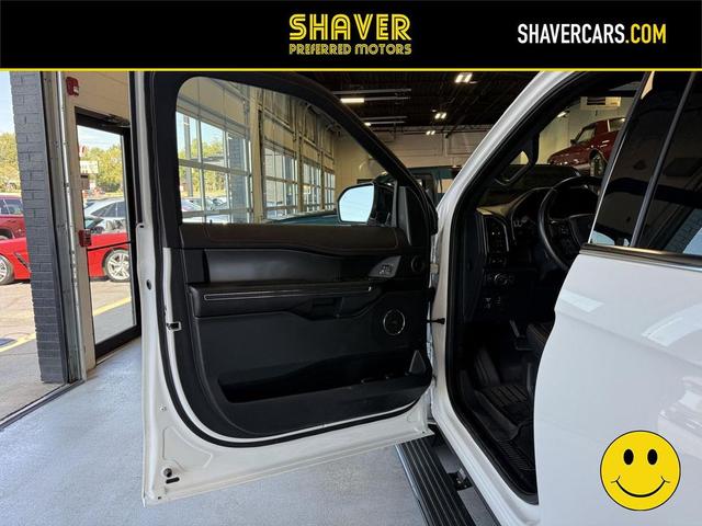 Photo of 2020 Star White Metallic Tri-Coat Ford Expedition Max