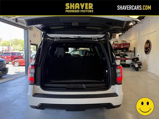Photo of 2020 Star White Metallic Tri-Coat Ford Expedition Max