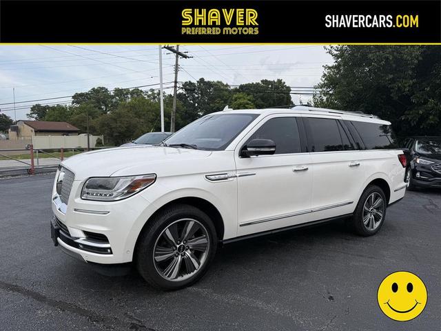 Photo of 2018 White Platinum Metallic Tri-Coat Lincoln Navigator L