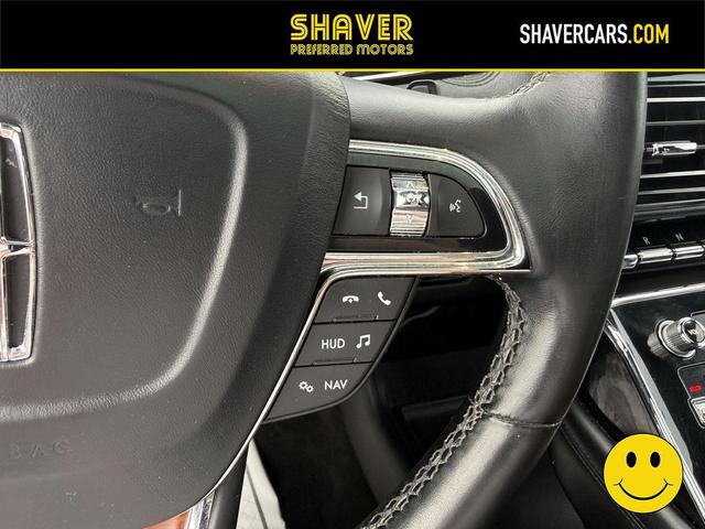 Photo of 2018 White Platinum Metallic Tri-Coat Lincoln Navigator L