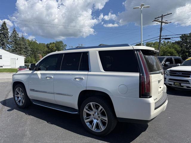 Photo of 2015 White Diamond Tricoat Cadillac Escalade