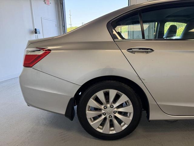 Photo of 2013 Alabaster Silver Metallic Honda Accord