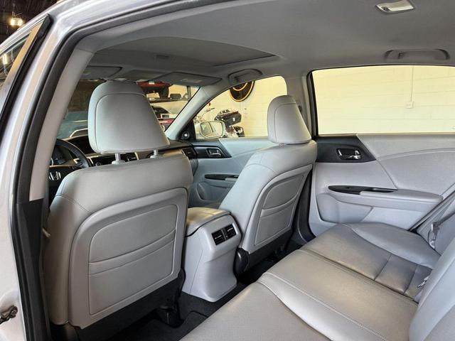 Photo of 2013 Alabaster Silver Metallic Honda Accord