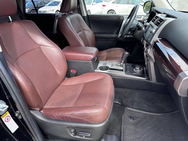 Photo of 2016 Midnight Black Metallic Toyota 4Runner