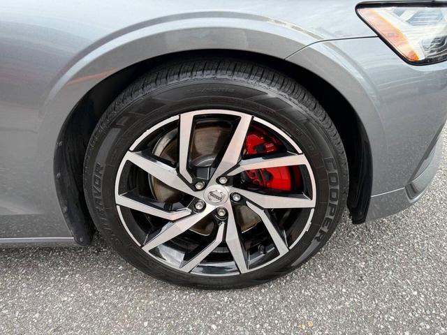 Photo of 2019 Birch Light Metallic Volvo S60