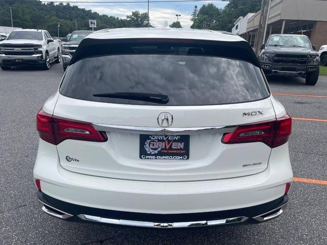 Photo of 2017 White Diamond Pearl Acura MDX