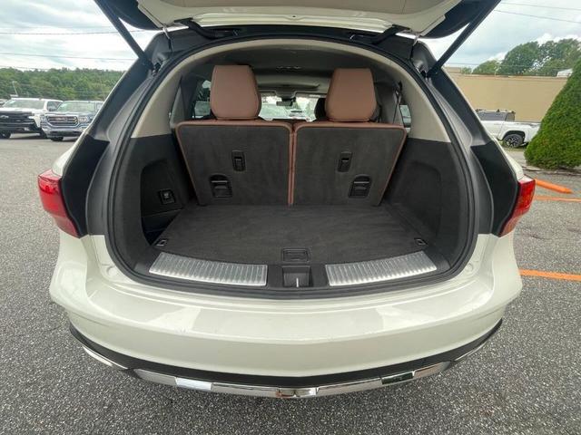 Photo of 2017 White Diamond Pearl Acura MDX
