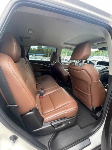 Photo of 2017 White Diamond Pearl Acura MDX