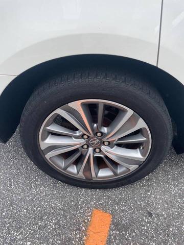 Photo of 2017 White Diamond Pearl Acura MDX