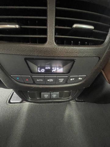 Photo of 2017 White Diamond Pearl Acura MDX