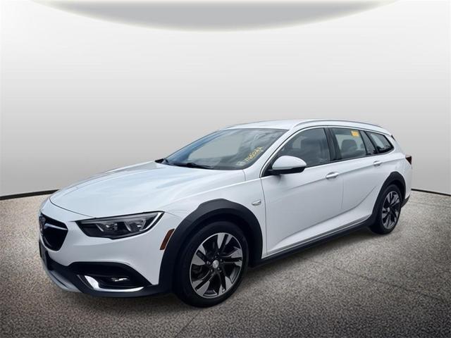 Photo of 2018 Summit White Buick Regal TourX