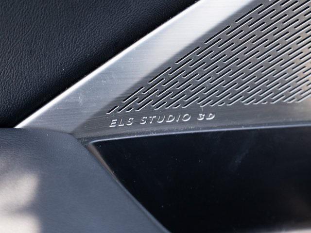 Photo of 2022 Black Acura MDX