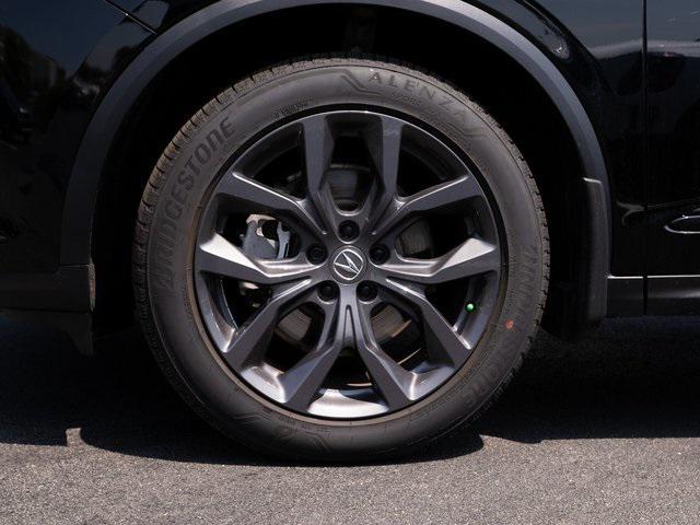 Photo of 2022 Black Acura MDX