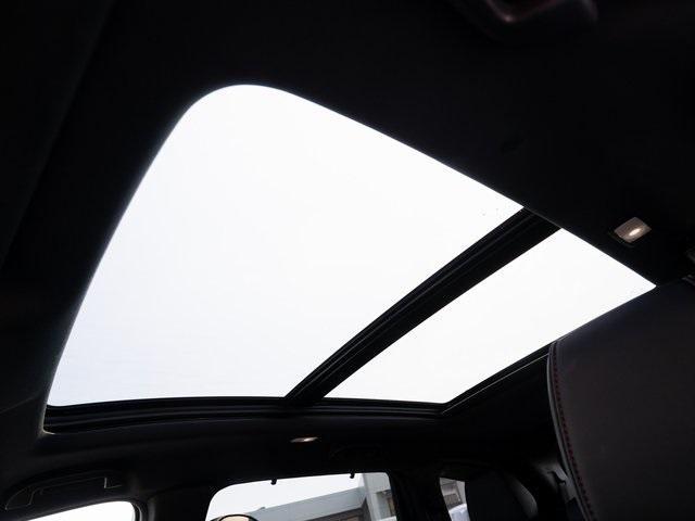 Photo of 2022 Black Acura MDX