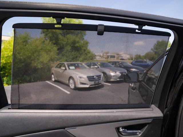Photo of 2022 Black Acura MDX