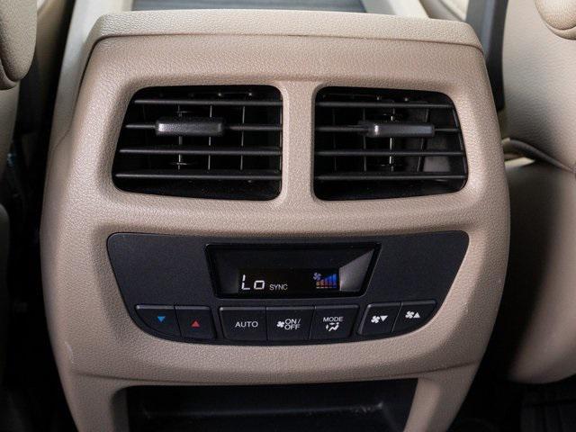Photo of 2016 Black Forest Pearl Honda Pilot