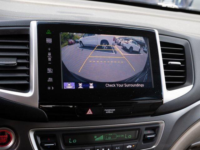 Photo of 2016 Black Forest Pearl Honda Pilot