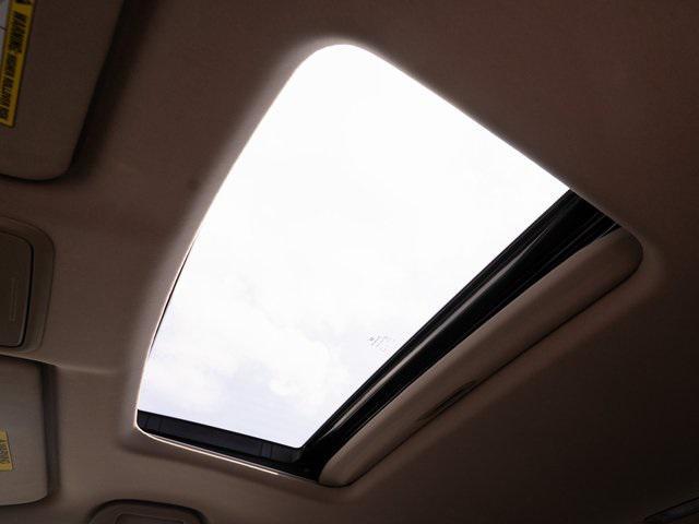 Photo of 2016 Black Forest Pearl Honda Pilot
