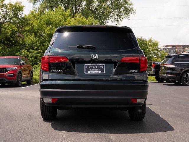 Photo of 2016 Black Forest Pearl Honda Pilot