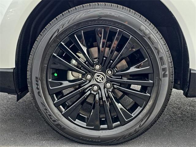 Photo of 2024 Wind Chill Pearl Toyota Venza