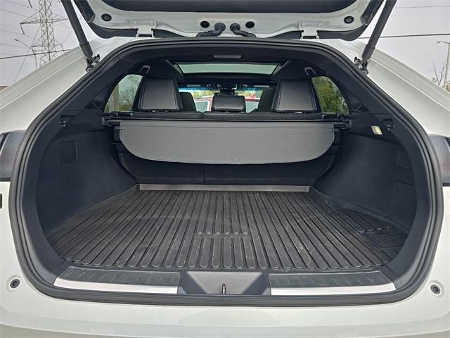 Photo of 2024 Wind Chill Pearl Toyota Venza