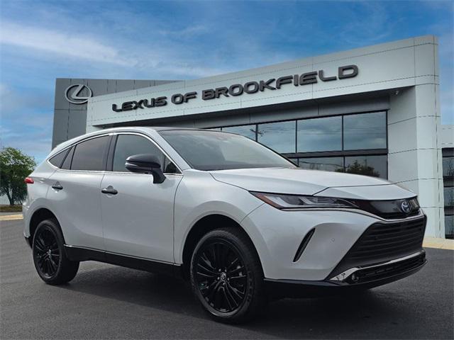 Photo of 2024 Wind Chill Pearl Toyota Venza