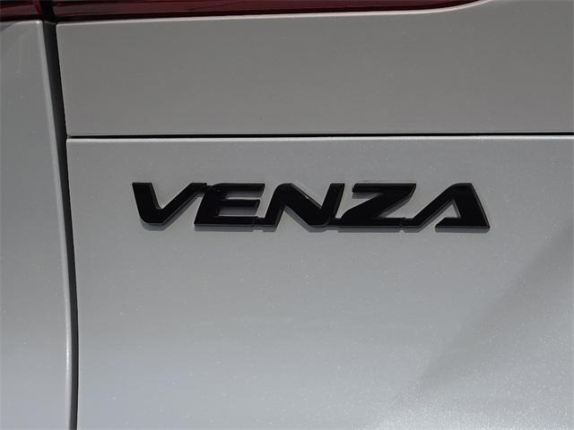 Photo of 2024 Wind Chill Pearl Toyota Venza