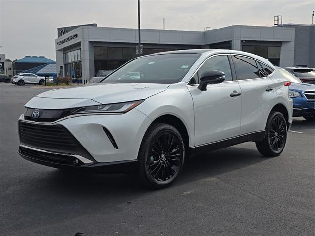 Photo of 2024 Wind Chill Pearl Toyota Venza