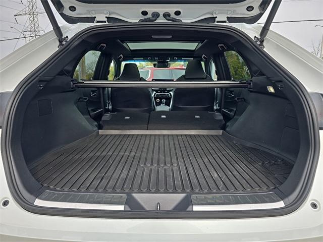 Photo of 2024 Wind Chill Pearl Toyota Venza