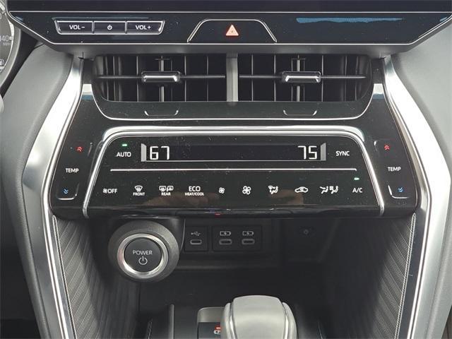 Photo of 2024 Wind Chill Pearl Toyota Venza