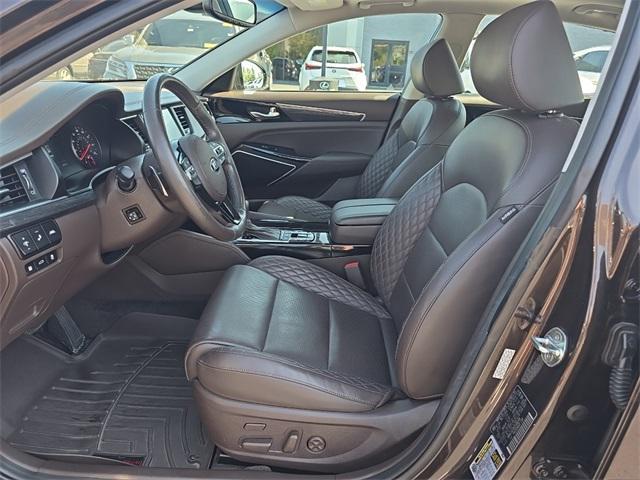 Photo of 2018 Granite Brown Kia Cadenza