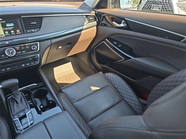 Photo of 2018 Granite Brown Kia Cadenza