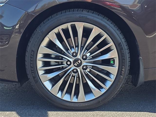 Photo of 2018 Granite Brown Kia Cadenza
