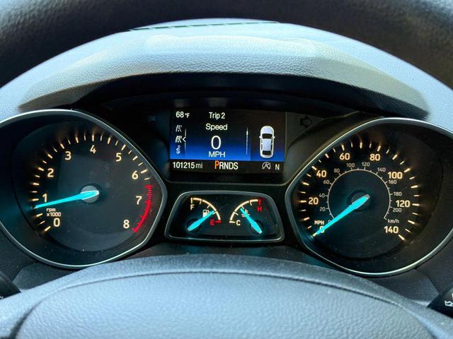 Photo of 2017 Magnetic Metallic Ford Escape