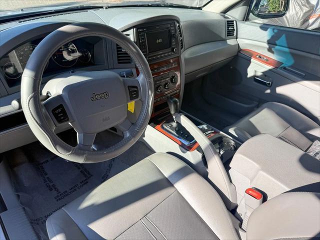 Photo of 2005 Bright Silver Metallic Clearcoat Jeep Grand Cherokee