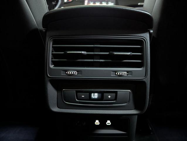Photo of 2022 Mythos Black Metallic Audi Q7
