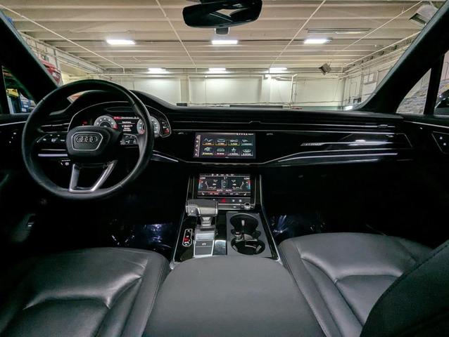 Photo of 2022 Mythos Black Metallic Audi Q7