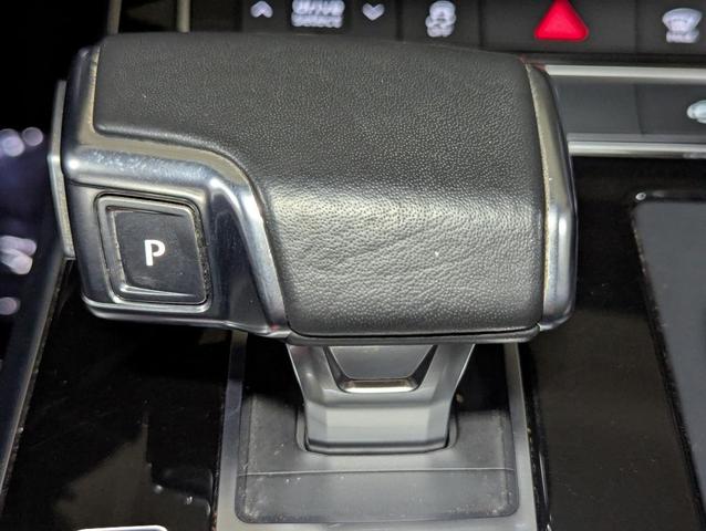 Photo of 2022 Mythos Black Metallic Audi Q7