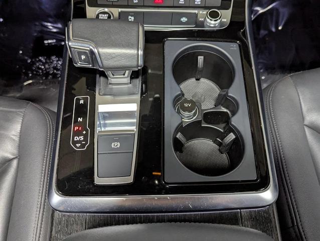 Photo of 2022 Mythos Black Metallic Audi Q7