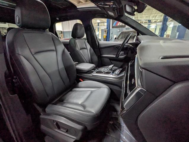 Photo of 2022 Mythos Black Metallic Audi Q7