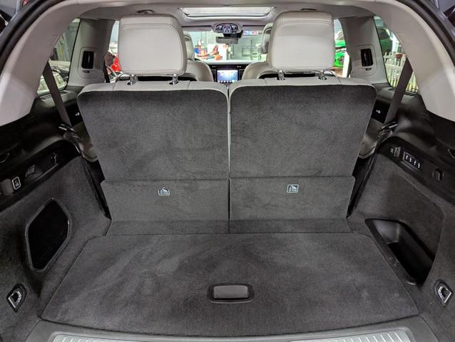 Photo of 2021 Velvet Red Pearlcoat Jeep Grand Cherokee L