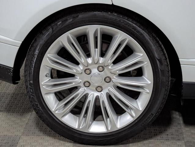Photo of 2020 Fuji White Land Rover Range Rover